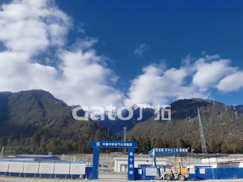 在海拔3700米高原裝電子圍欄是什么體驗(yàn)？ 打卡西藏第一條電氣化鐵路(圖3)