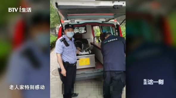 驚險(xiǎn)！外賣放門口一天沒人拿？警察開鎖破門后……(圖7)